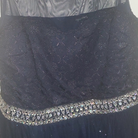 Navy formal dress - Picture 2 of 4